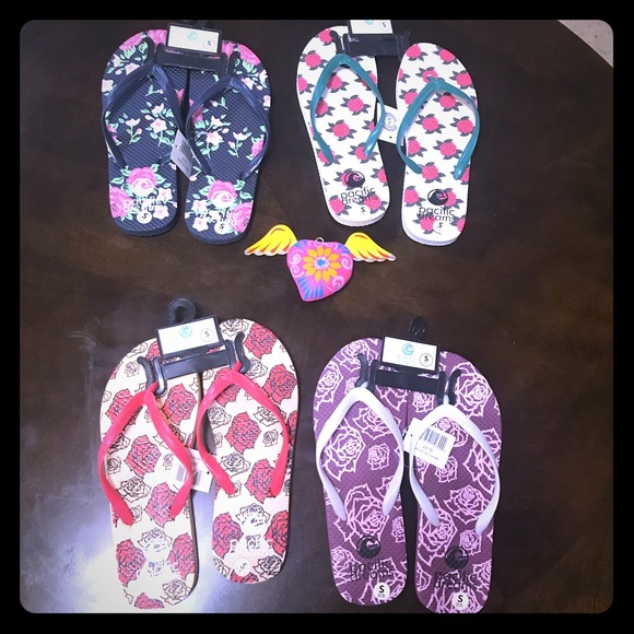 Brand New Trendy Fashion Beach & Pool Flip Flops - Picture 5 of 7